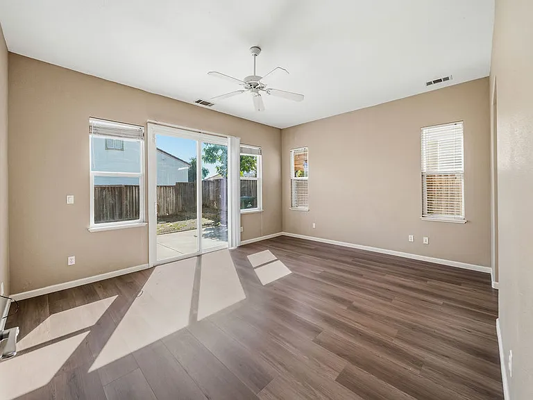 4855 Greencastle Way — Photo 12