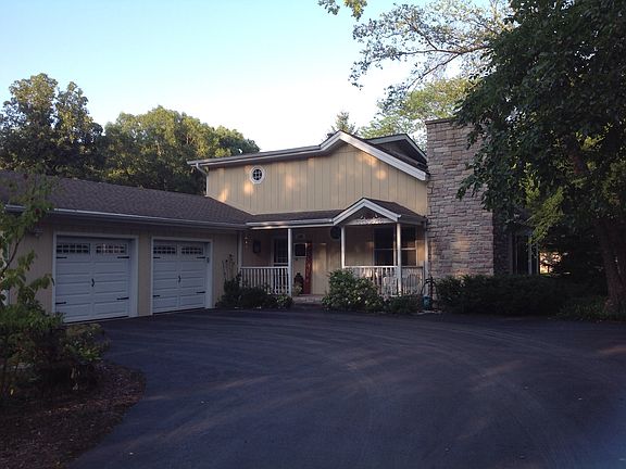 Carriage garage doors