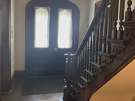 4th image of 1166 S Broadway St
