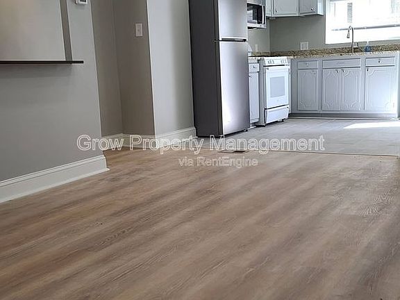 4th image of 3141 Agate St