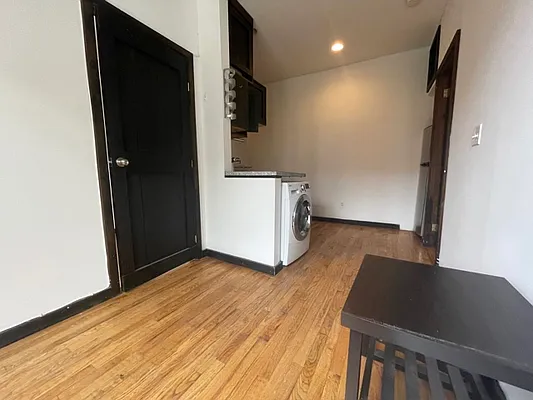 Rented by PocketBroker Inc | media 28