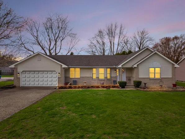 638 Cedar St SW, Demotte, IN 46310