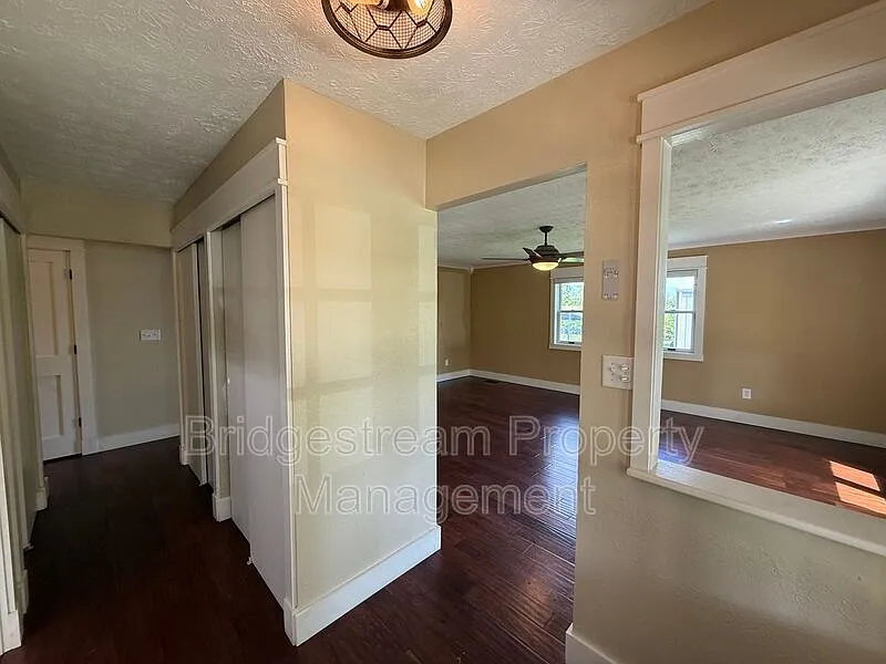 Building Photo - 5611 Seybold Rd