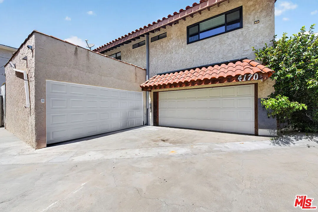 4 bed, 3.0 bath, 1940 sqft, $7,495 — Photo 2