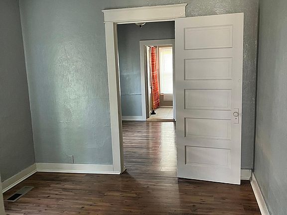 5th image of 2907 W 44th Pl