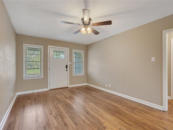 3rd image of 2604 Southside Dr