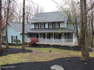 317 Wyndham Dr, Cresco, PA 18326