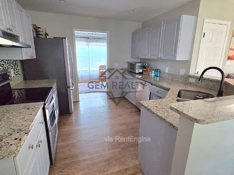 54 Dawson Dr — Photo 31