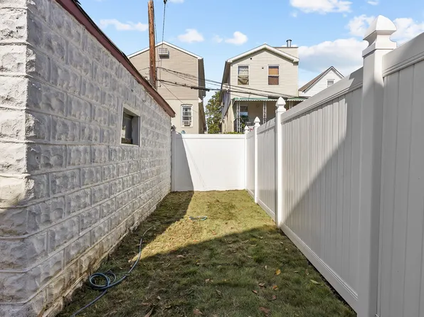 2229 East 38th Street image 13 of 33