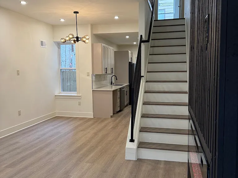 1329 N Dover St — Photo 2