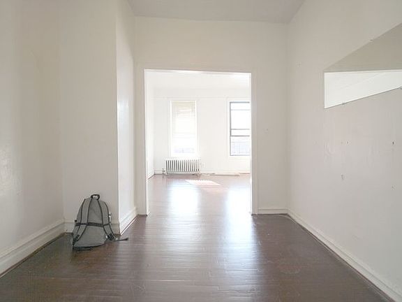 5th image of 568 Vanderbilt Ave #13