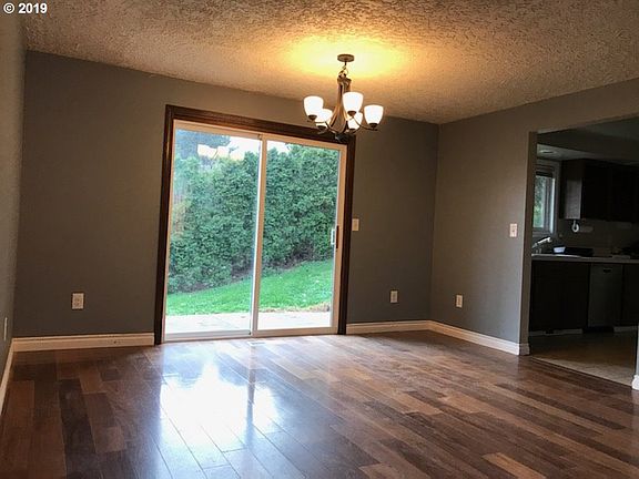 4th image of 4904 NE 47th Ave