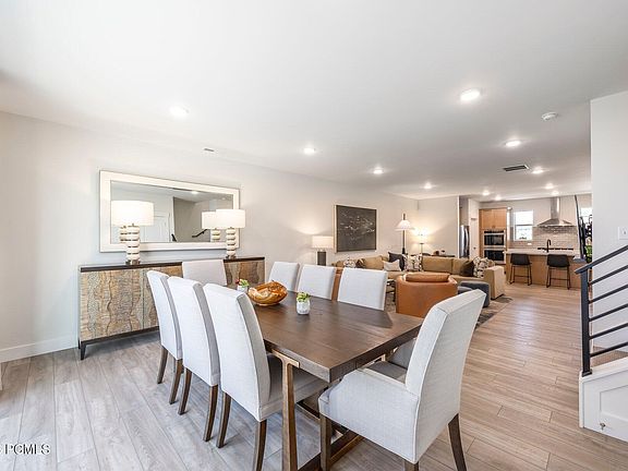 4th image of 1398 E Gambel Oak Way