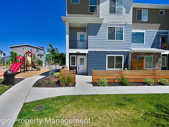 3rd image of 10996 Harvest Pointe Dr