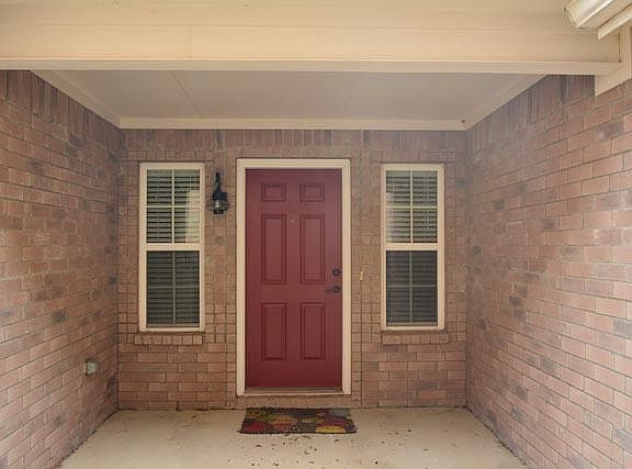 2nd image of 5849 Pinebrook Dr
