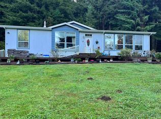 140 Ariel Ln, Crescent City, CA 95531