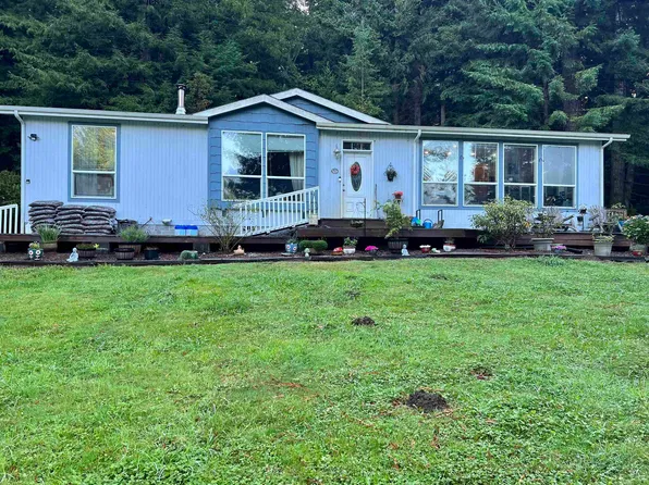 140 Ariel Ln, Crescent City, CA 95531