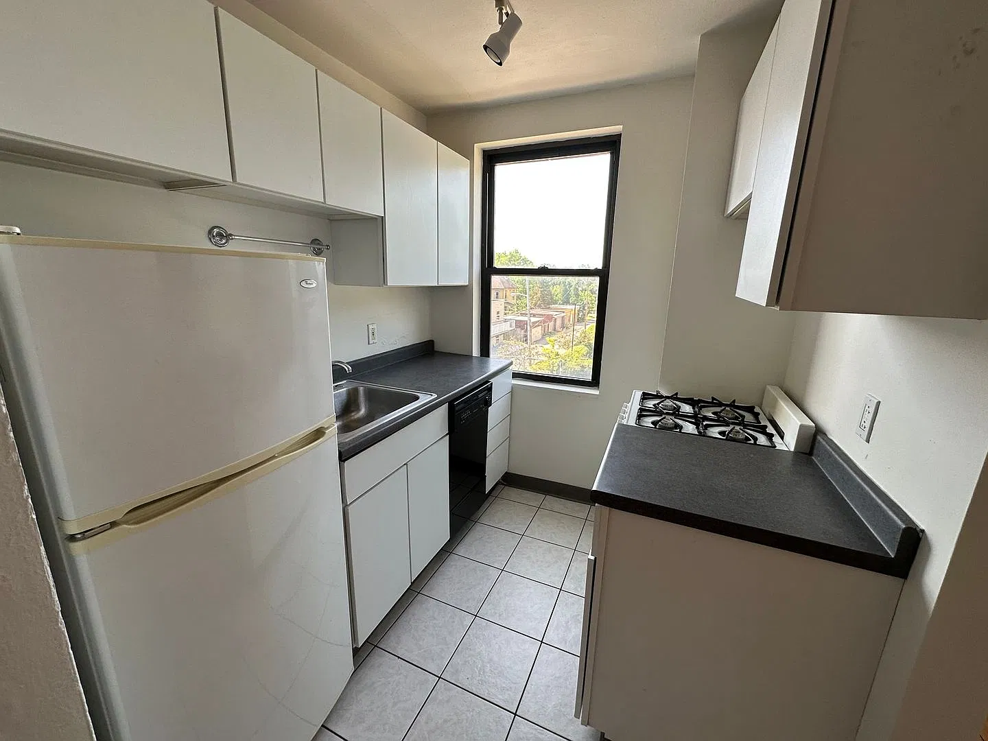 147 S. Negley Avenue — Photo 2
