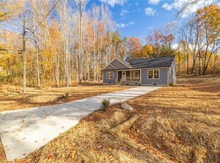 216 Knollwood Dr, Eden, NC 27288