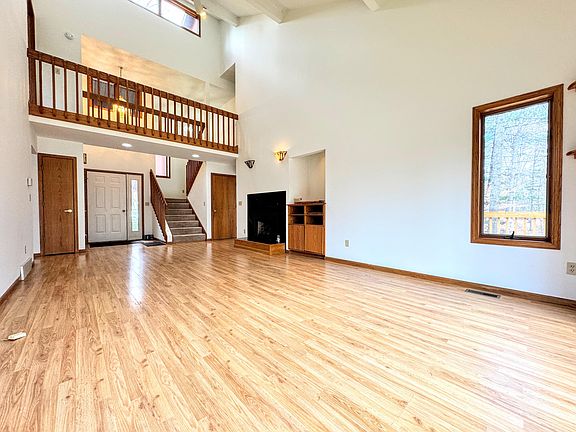 3rd image of 19413 Golfview Dr