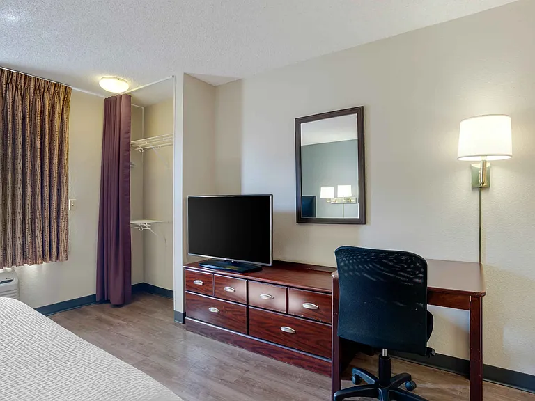 Studio Suite - 1 Queen Bed