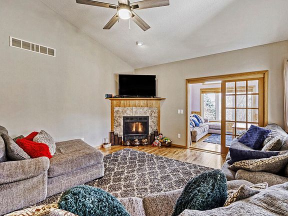 4th image of 2334 Manuela Dr