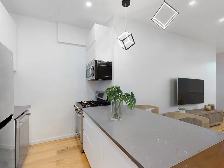331 Convent Ave #3 — Photo 4