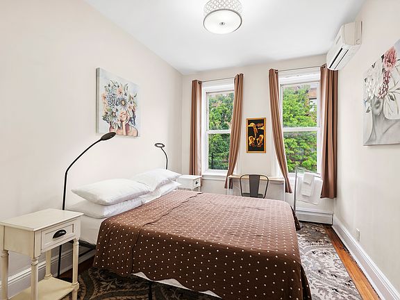 3rd image of 990 Carroll St APT 2F