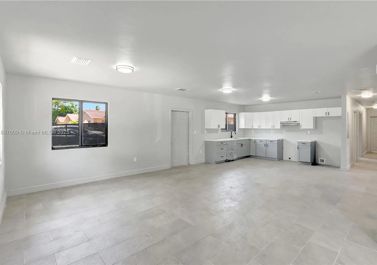861 NW 6th Avenue 1, Pompano Beach, FL 33060 — Photo 2