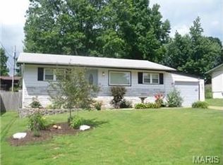 611 Cronin Dr, Saint Louis, MO 63129