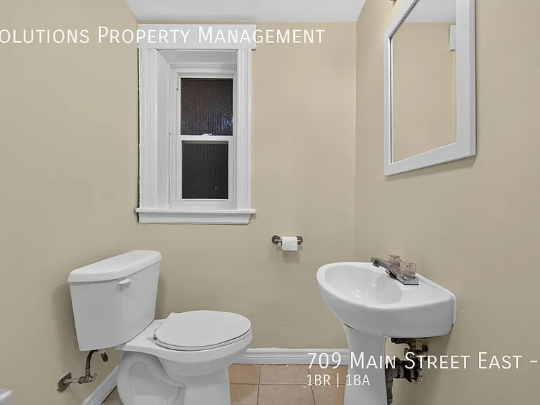 709 Main St E #1 — Photo 11