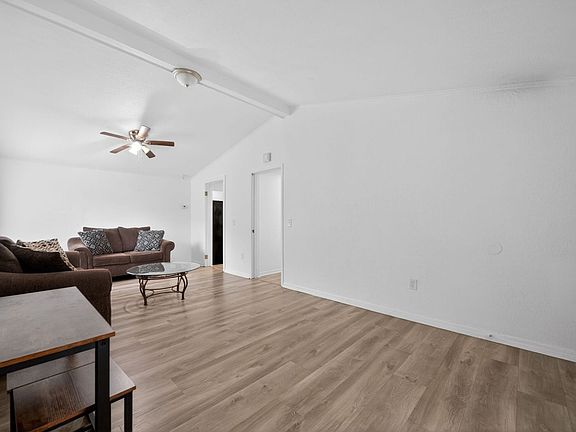 4th image of 2314 W South St