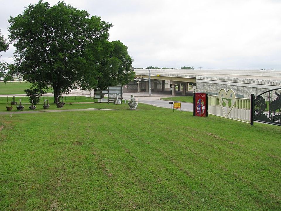 1st image of 2450 Highway 290 E