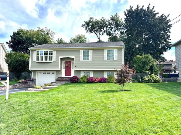 78 Lynde St, Providence, RI 02908