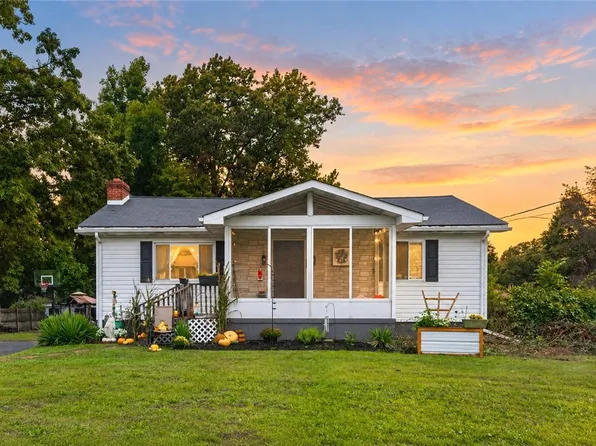 1395 State Route 217, Derry, PA 15627