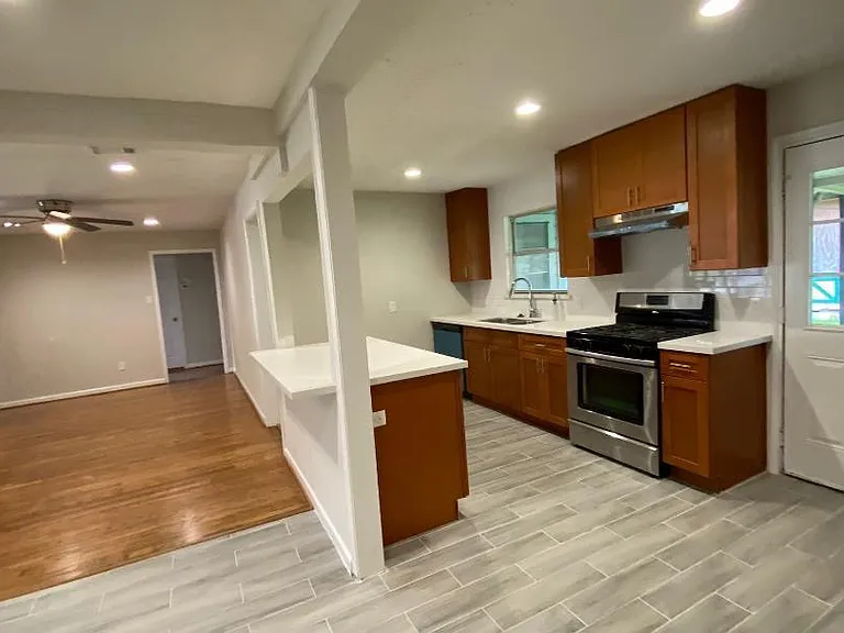 2406 Rosemead Dr — Photo 9