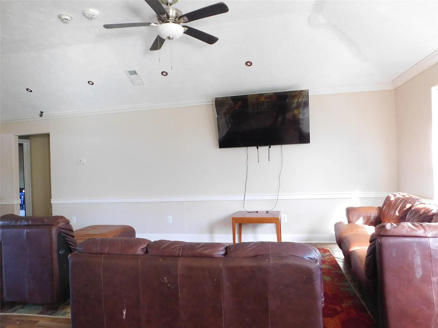 4 bed, 4.5 bath, 2462 sqft, $3,500 — Photo 4
