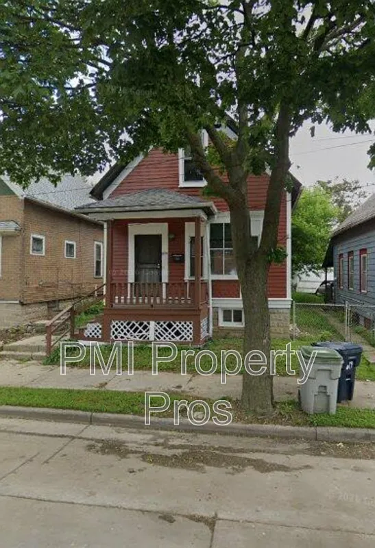 3 bed, 1.0 bath, 1080 sqft, $1,400 — Photo 2