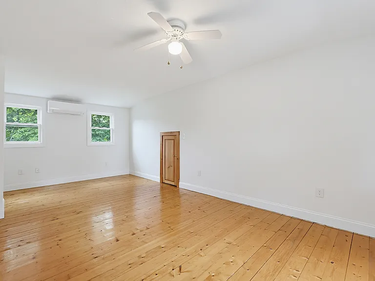 17 Church Ct — Photo 18