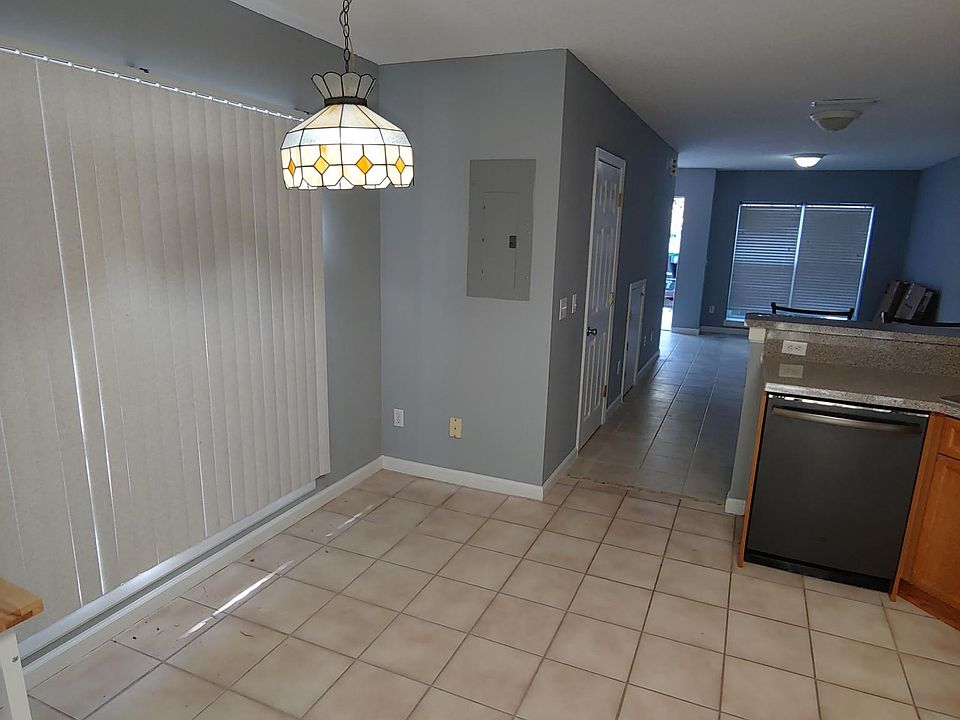 1st image of 3484 1st Ave