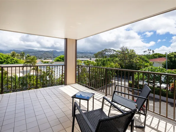 3721 Kanaina Ave APT 305, Honolulu, HI 96815