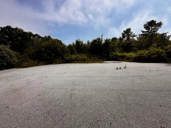 185 Searsport Avenue, Belfast, ME 04915