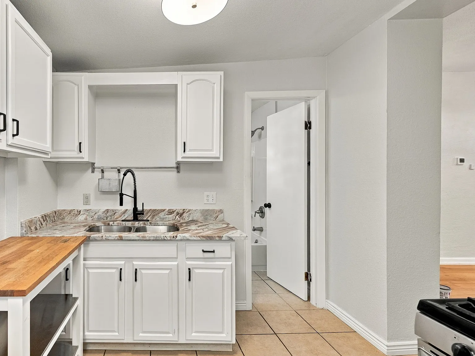 2 bed, 816 sqft, $2,050 — Photo 4