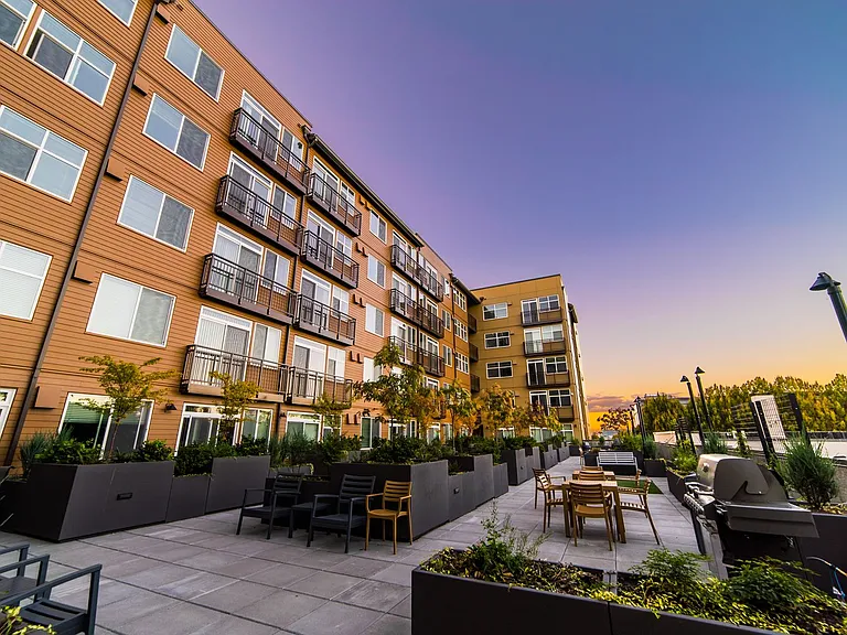 123-4th Apts — Photo 26