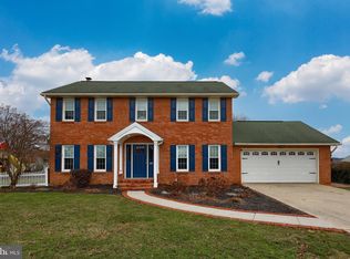 1435 Breezeview Dr, York, PA 17404