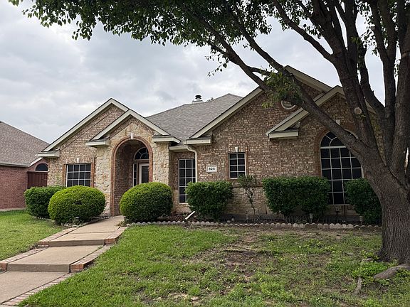 2nd image of 825 Soapberry Dr