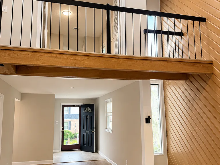 407 Grandin Ave — Photo 3