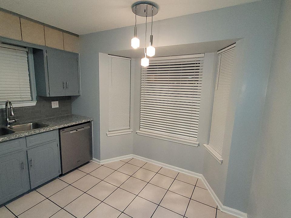 1st image of 501 Stonewall Dr Unit B