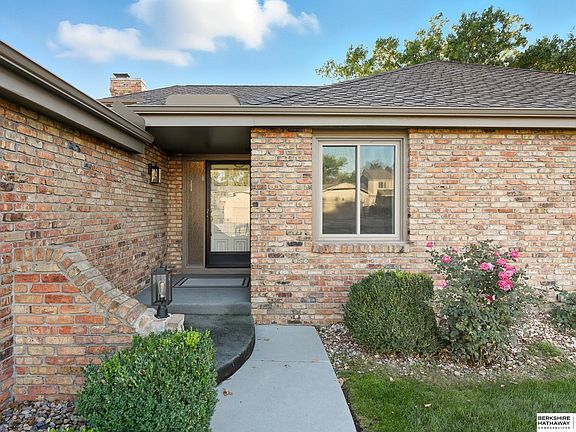 2nd image of 6048 Oak Hills Dr