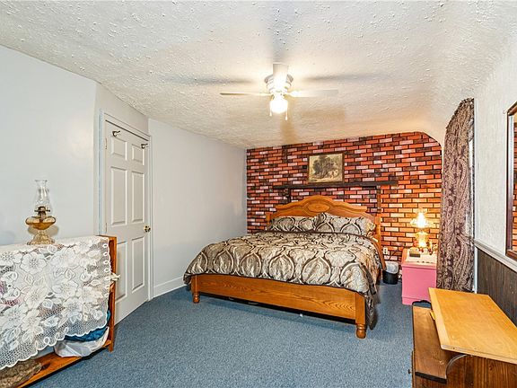 20th image of 106 Shady Ln